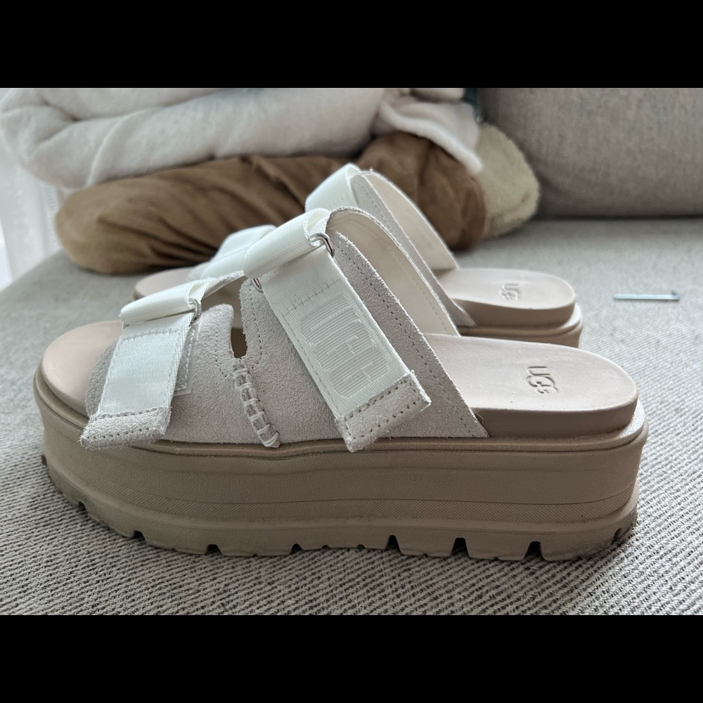 CLEM SUEDE Ugg sandal- beige